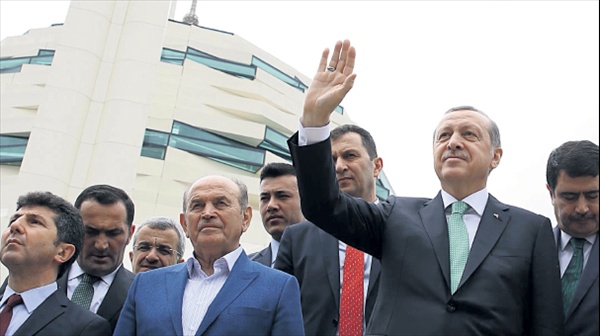 Cumhurbaşkanı Erdoğan: Allah Türk siyasetini bu tiplerden korusun