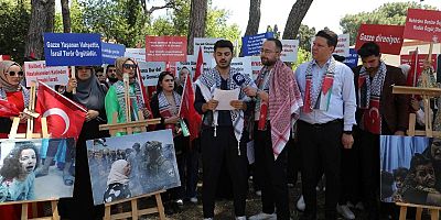 AK Parti İzmir Gençlik Kolları Üniversiteler Teşkilatı, İsrail'in Gazze'ye yönelik saldırılarını protesto etti