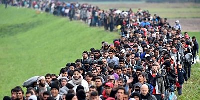 Türkiyenin Suriyelilere Avrupa kapılarını açma kararı sonrası Suriyeliler harekete geçti
