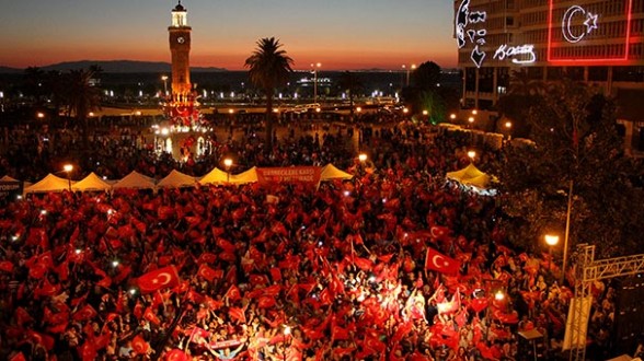 Darbe Gecesi İzmir'i Kana Bulayacak Girişim Nasıl Önlendi?