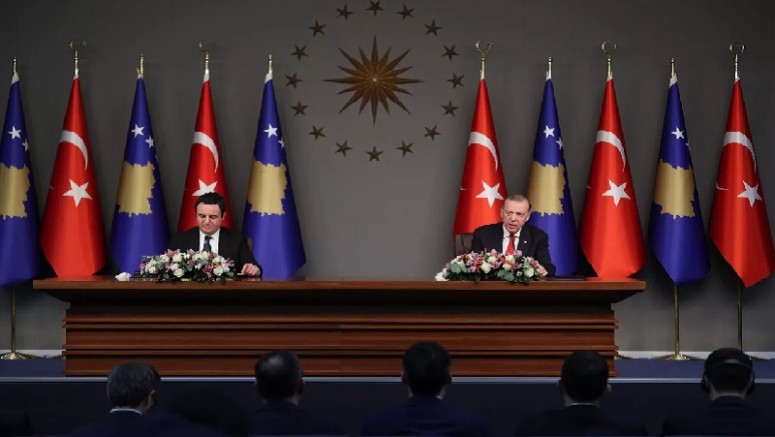Erdoğan: Kosova ile Sırbistan'ın barışçıl ve yapıcı yaklaşımlar sergilemesini bekliyoruz