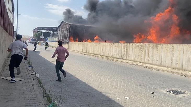 Eskişehir'de fabrika yangını! 2 fabrikaya daha sıçradı