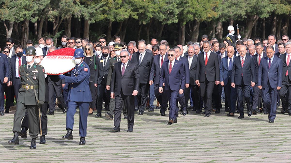 Gazi Meclis 102 yaşında! Devlet erkanı, 23 Nisan Ulusal Egemenlik ve Çocuk Bayramı için Ata'nın huzuruna çıktı