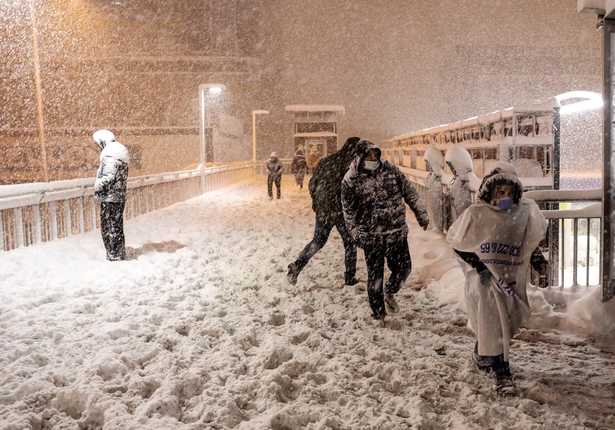 İstanbulda kar kalınlığı 85 santimetreye ulaştı