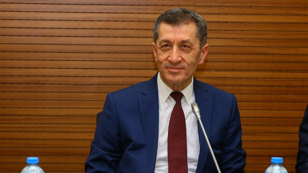 Milli Eğitim Bakanı Selçuk İzmir'de çalıştay ve toplantıya katıldı