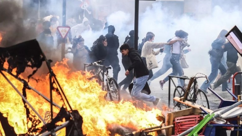 Paris Yanıyor: Fransızlar Neden Bu Kadar Öfkeli?