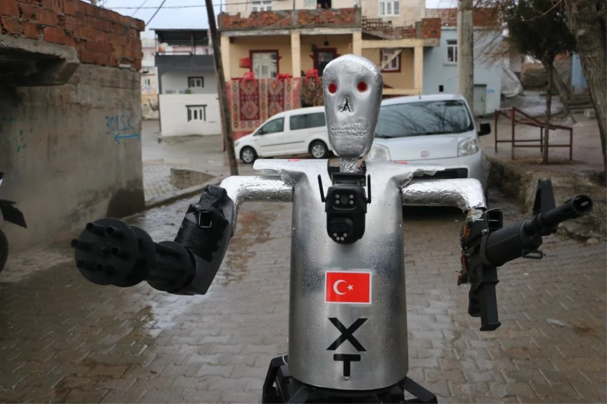 Siirtli mucit, yapay zekalı robot asker üretti