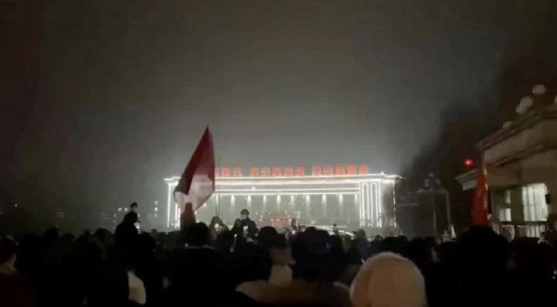 Şincan'daki yangın tüm Çin'de protestoları ateşledi