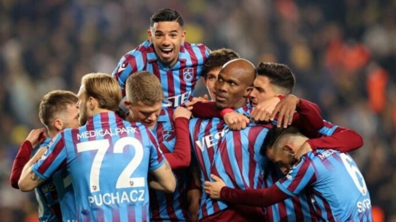 Süper Lig de Şampiyon Trabzonspor