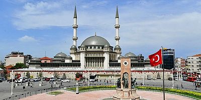27 Yıllık Hayal Gerçekleşti! Taksim Camii Açıldı