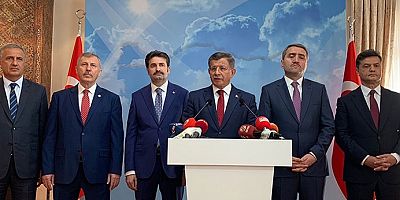 Ahmet Davutoğlu AK Partiden istifa etti