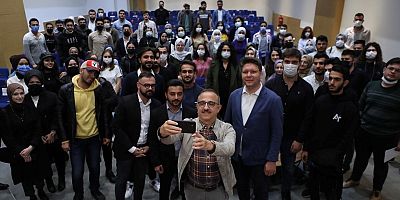 AK Parti İzmir İl Başkanı Kerem Ali Sürekli; 'Her gittiğimiz yerde gençlerle gençleşiyoruz'