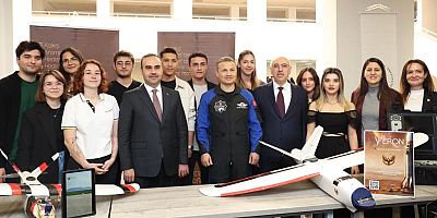 Bakan Kacır ve İlk Türk Astronot Gezeravcı DEÜ’lü Gençlerle Buluştu