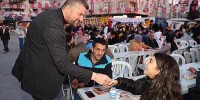 CHP'li Görkem Duman ilk iftar heyecanına eşlik etti