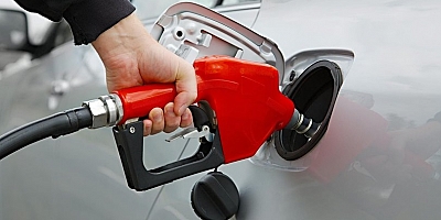 Dünya da Petrol Fiyatları Düşüyor: Türkiye'de Akaryakıt Düşecek mi?