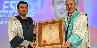 Ege Üniversitesi, Selçuk Bayraktar'a 'Fahri Doktora' Unvanı Verdi
