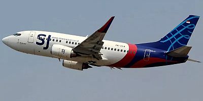 Endonezyada yolcu uçağı radardan kayboldu