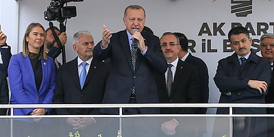 Erdoğan: Eğer yiğitsen ben cumhurbaşkanlığımı ortaya koyuyorum, sen genel başkanlığını ortaya koyabiliyor musun