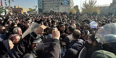 İran'da 'Haykırıyorum Ben Türküm' Sloganları