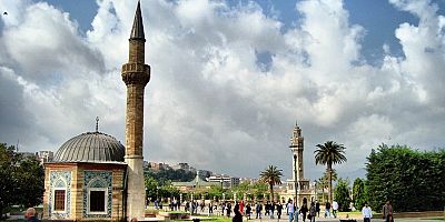 İzmirde Cami Minaresinden Bu Kez de Müslüm Gürses Çalındı