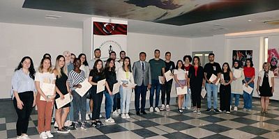 İzmir İl Milli Eğitim Müdürlüğünde Ulusal Staj Programı Öğrencileri İle Toplantı Yapıldı