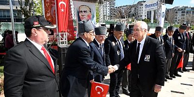 Karabağlar Belediyesi Çanakkale Deniz Zaferinin 108. yıldönümünü ve şehitlerimizi unutmadı