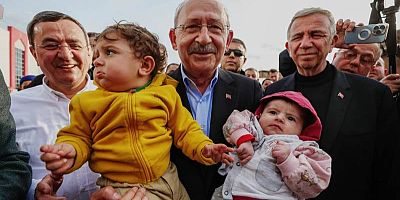 Kılıçdaroğlu Konak Belediyesi’nin çadır kentini ziyaret etti