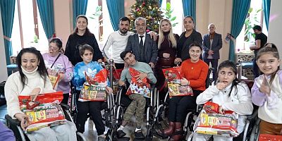 Kuklacıların bayram hediyesi