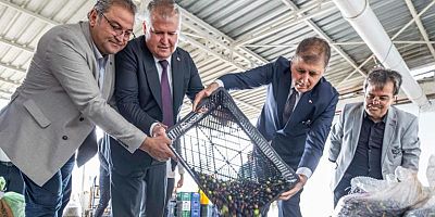 Sezonun ilk zeytinyağı Başkan Tugay’dan