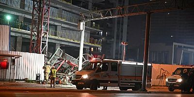 Son dakika: İzmir'de inşaat vinci devrildi: 6 ölü