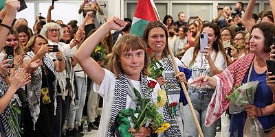Soykırımcı İsrail Yasa Dışı Ablukayı Kıran Sumud Filosundan 171 Aktivisti Daha Sınır Dışı Etti
