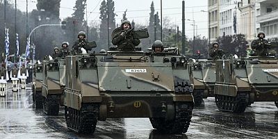 Yunan Ordusunda Büyük Panik Türkler Geliyor
