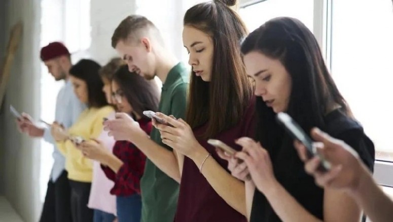 Telefonlar Hayatımıza Girdi Kağıt Kalem Devri Sona Erdi