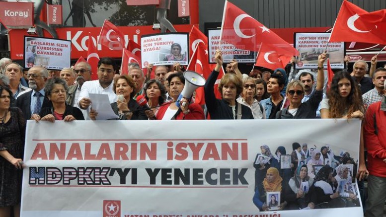 Vatan Partisi İzmir Evlat Nöbeti Tutan Analar İçin Harekete Geçti
